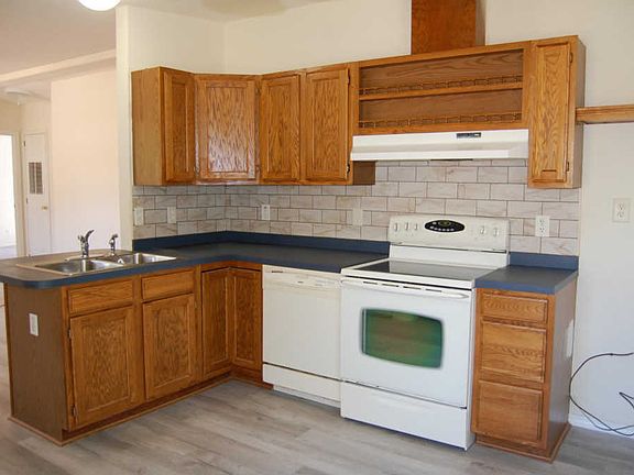 2nd image of 134 King St