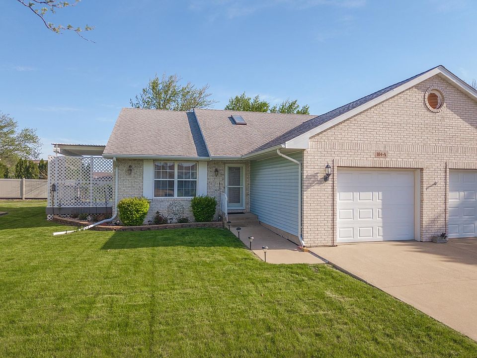 1st image of 104 Susan Dr #A