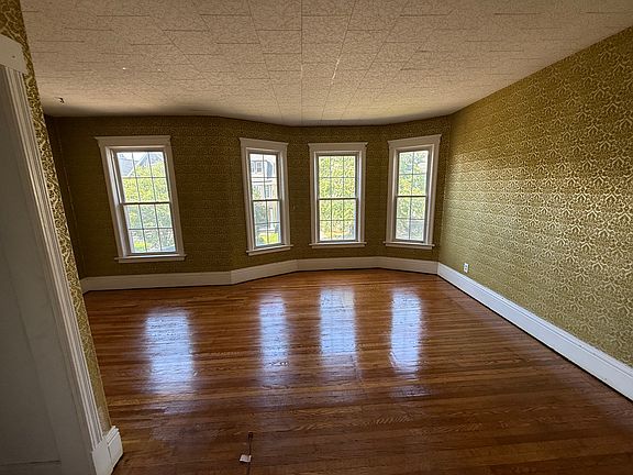 5th image of 483 Auburn Ave