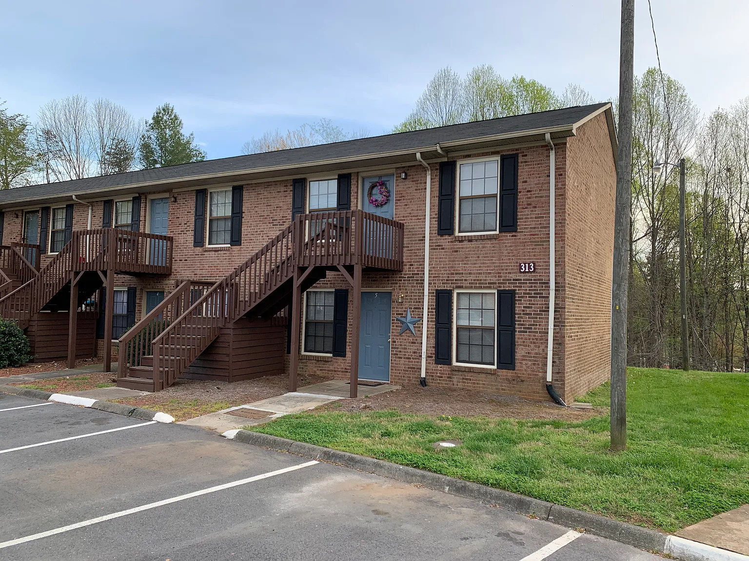 Linville Ridge Apartments — Photo 3