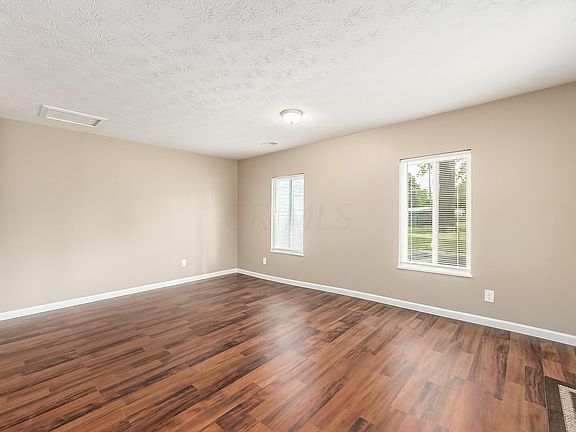 4th image of 746 Pierce Ave