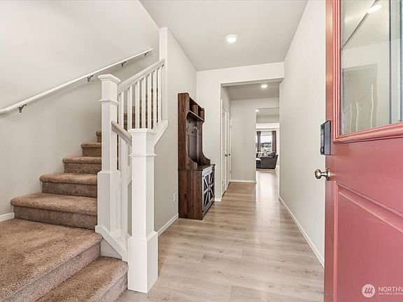 3rd image of 1106 SW Pendleton Way