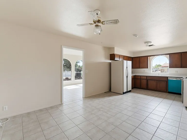 1107 N July Cir — Photo 4