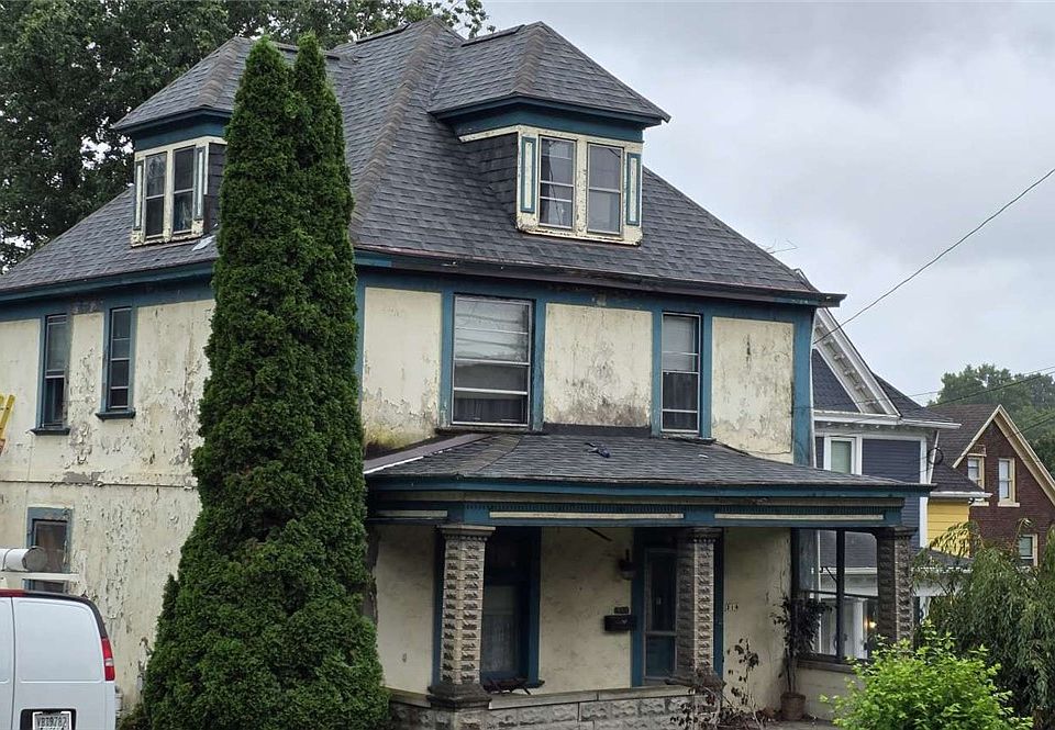 1st image of 519 E Brady St