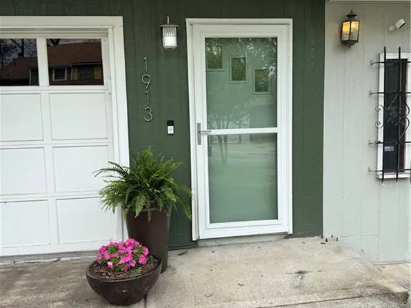 1913 Lawrence Ct, Kansas City, KS 66103