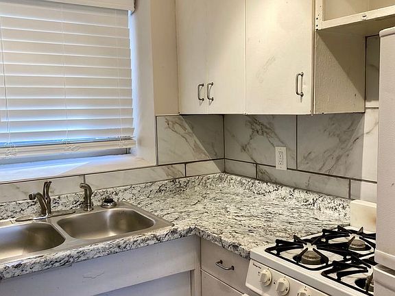 4th image of 2100 Pleasant Ave #103