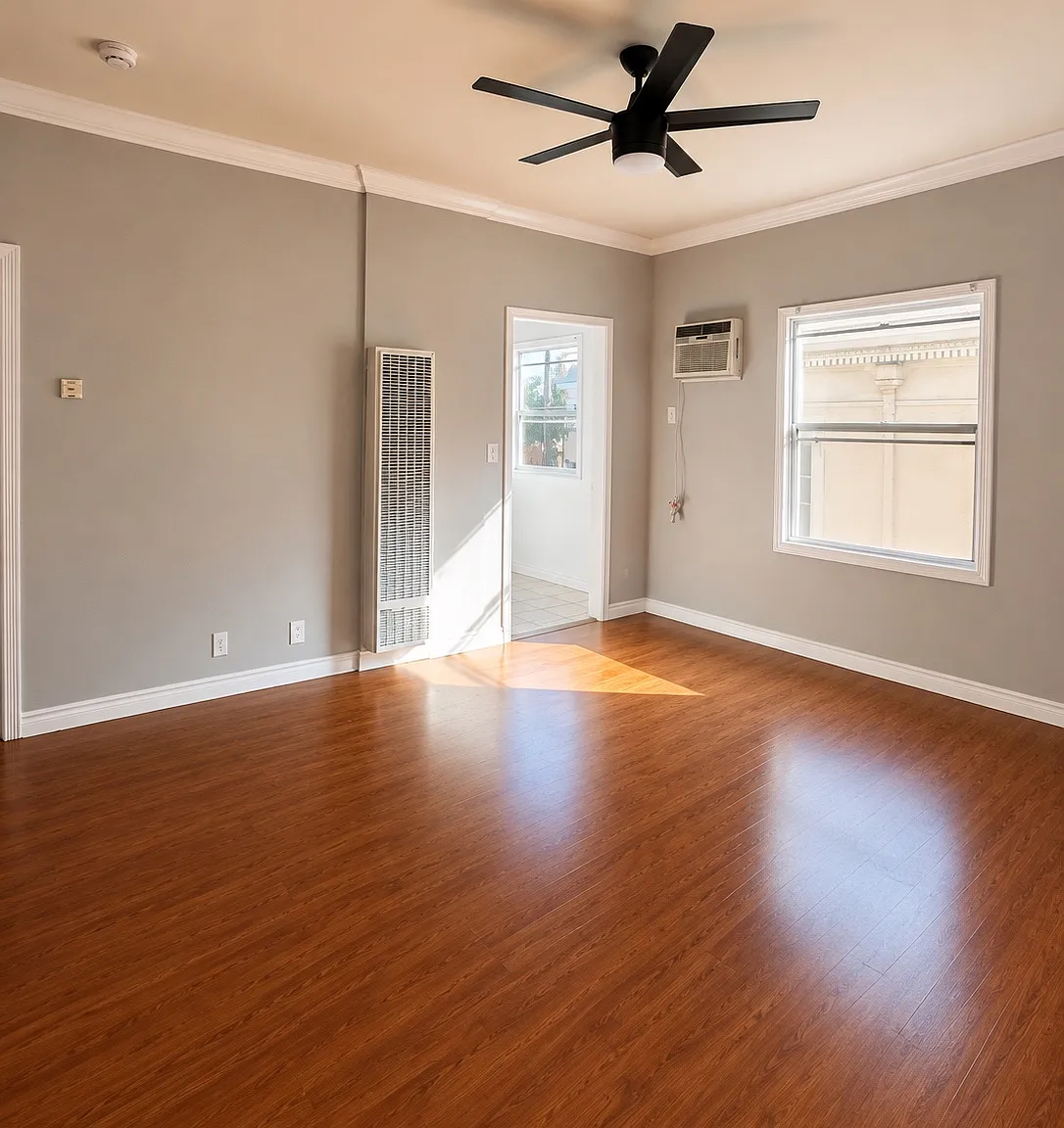 1414 N Hobart Blvd — Photo 2