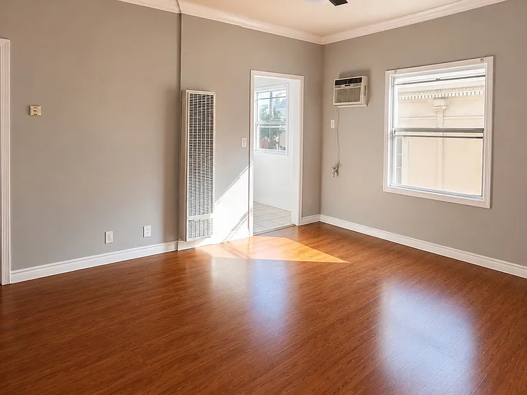 1414 N Hobart Blvd #14 — Photo 2