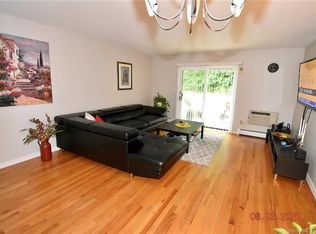 6 Locust Cir, Rocky Hill, CT 06067