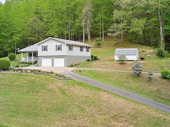 3473 Main Hewett Creek Rd, Lake, WV 25121