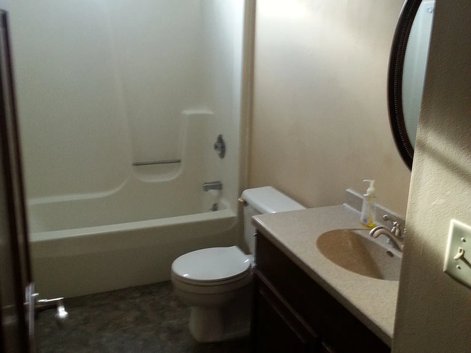 2 bed, 900 sqft, $950 — Photo 4
