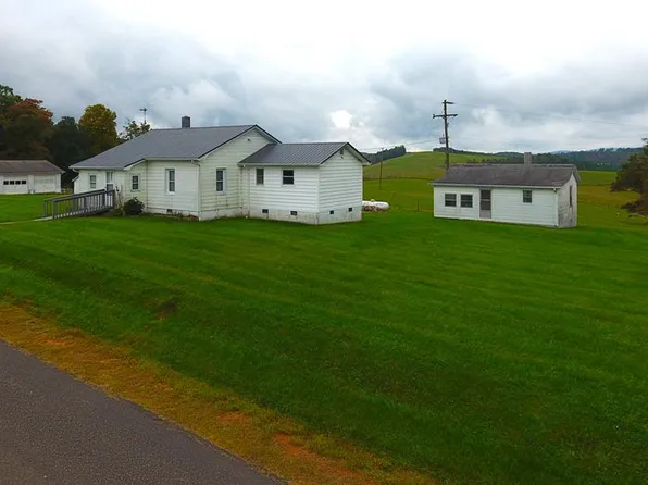994 Kinzer Rd, Hillsville, VA 24343