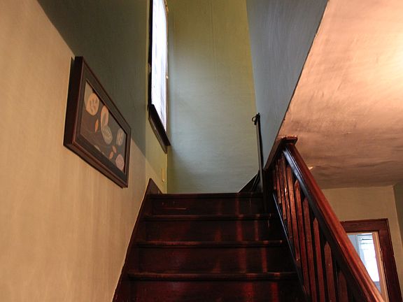 5th image of 2486 Parkwood Ave