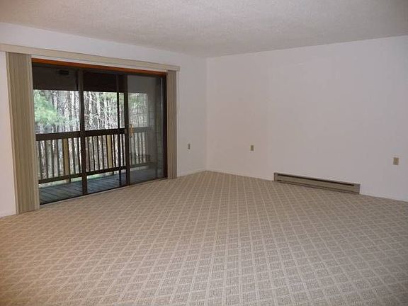 Huge 19x17 living room