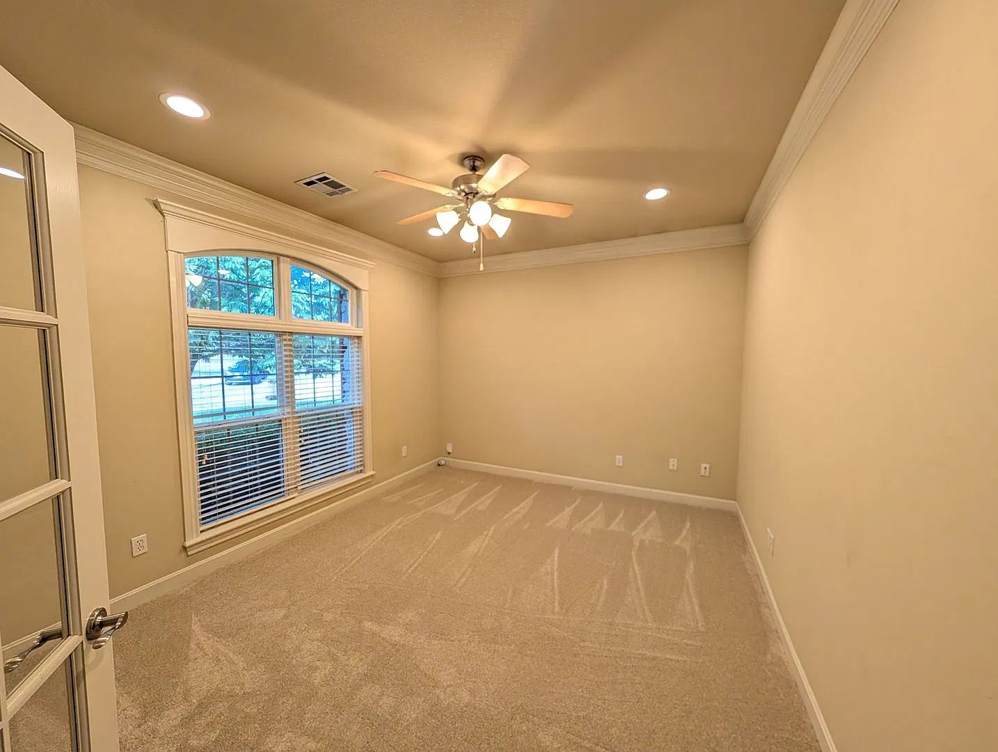 Spacious 4-Bedroom Home in Jenks School District | 3-Car Garage | Pet Friendly! — Photo 3