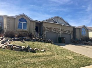 2150-2160 Fountain Crest Dr, Pleasant Hill, IA 50327