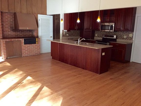 3rd image of 20820 Thornwood Dr