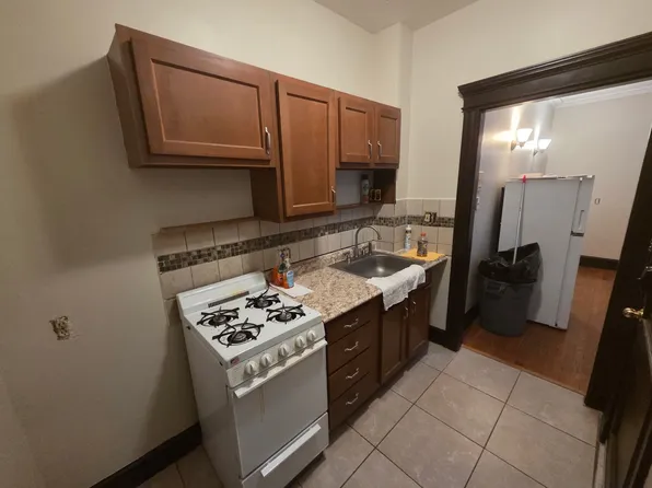 3 Maple Ave, Haverhill, MA