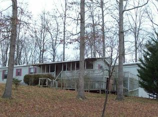 842 Bell Rd, Crossville, TN 38571