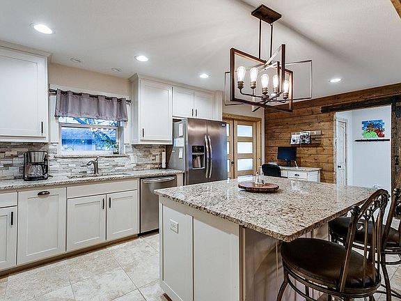 4th image of 2717 Peninsula Dr