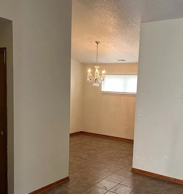 3 bed, 1319 sqft, $1,600 — Photo 4