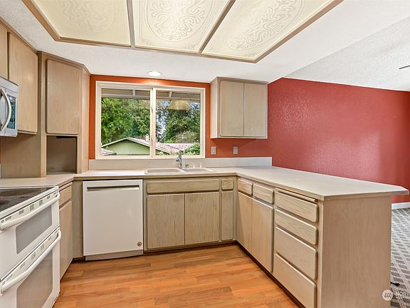 3rd image of 13628 57th Avenue NE