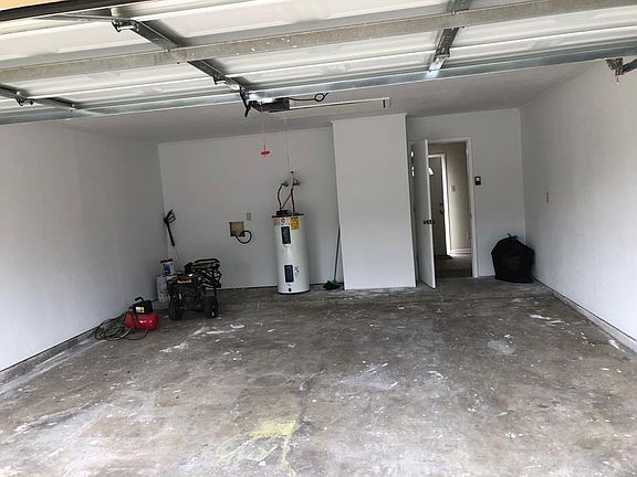 3rd image of 2140 Monica St