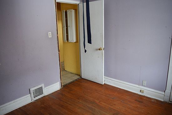 3rd image of 2130 N Narragansett Ave