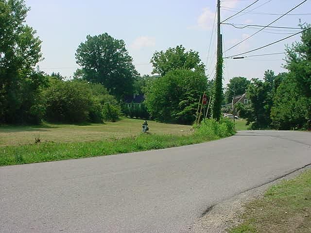 1st image of 170 Circle Dr