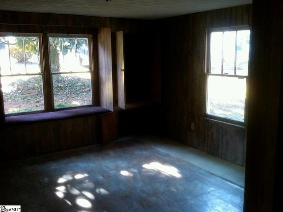 4th image of 16 Savannah St