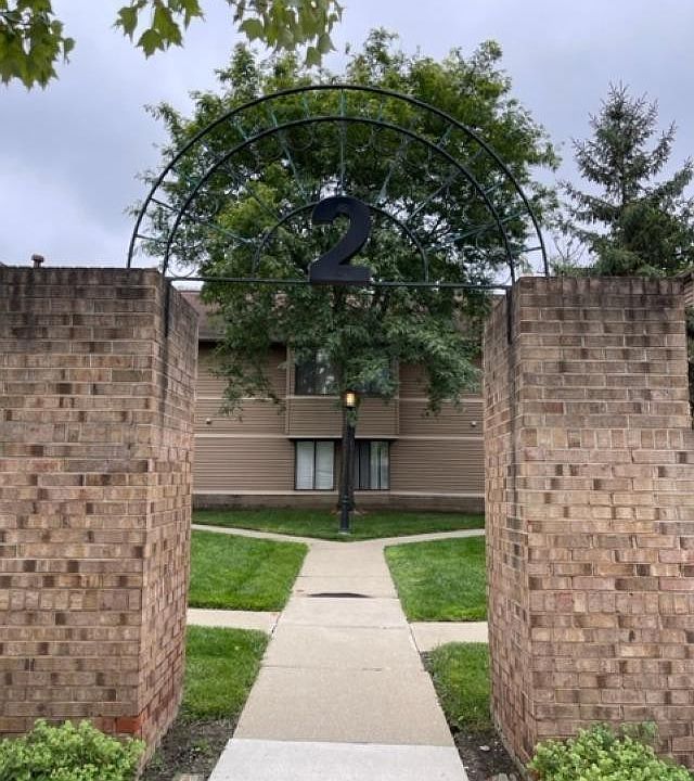 1st image of 200 Briarcrest Dr