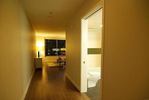 2nd image of 901 S Flower St Unit 615