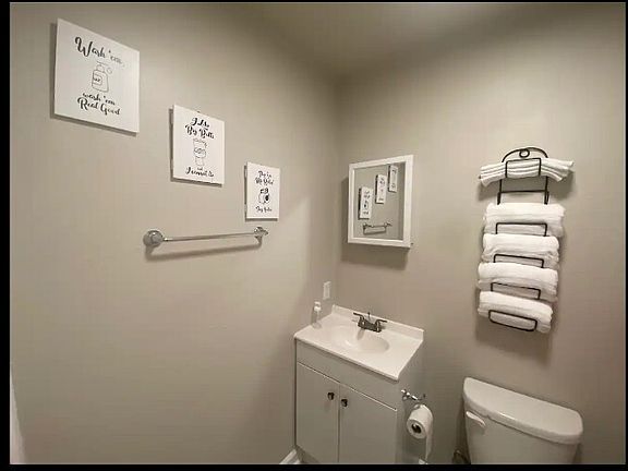 4th image of 901 Parmer Ave #11216165