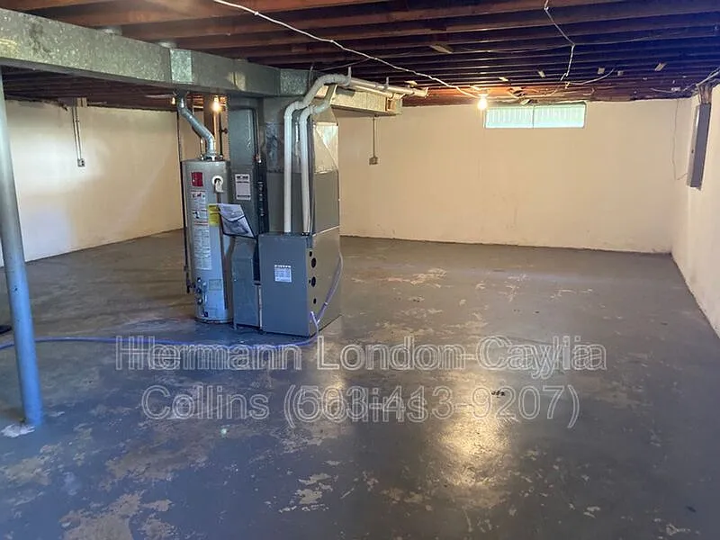 3 bed, 1.0 bath, 952 sqft, $1,495 — Photo 2