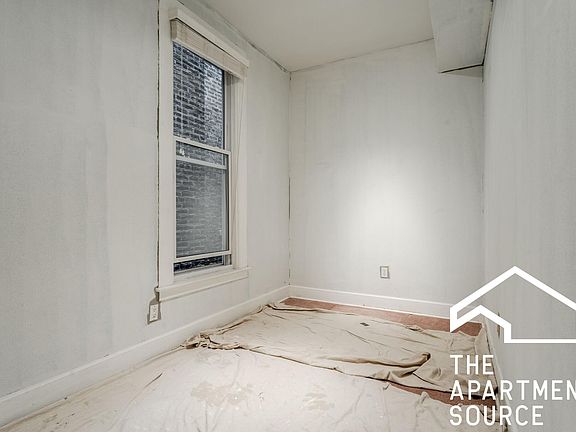 5th image of 1903 N Evergreen Ave #2F
