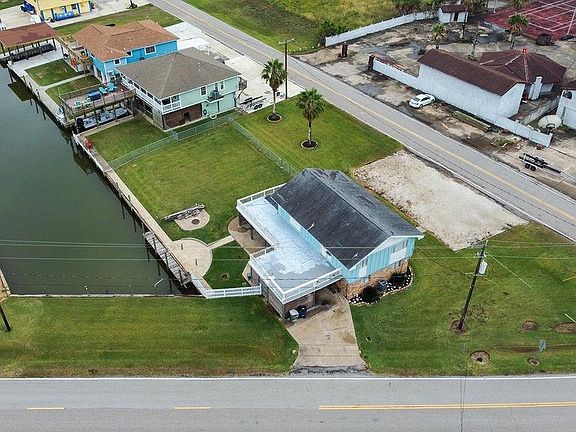 3rd image of 1503 Blue Water Dr