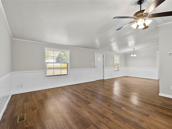 5th image of 204 Sarrar St