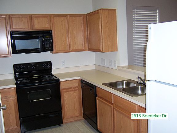 3rd image of 2613 Boedeker Dr