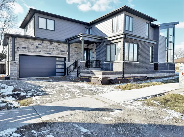 204 Mary St, Oakville, ON L6K 1S4