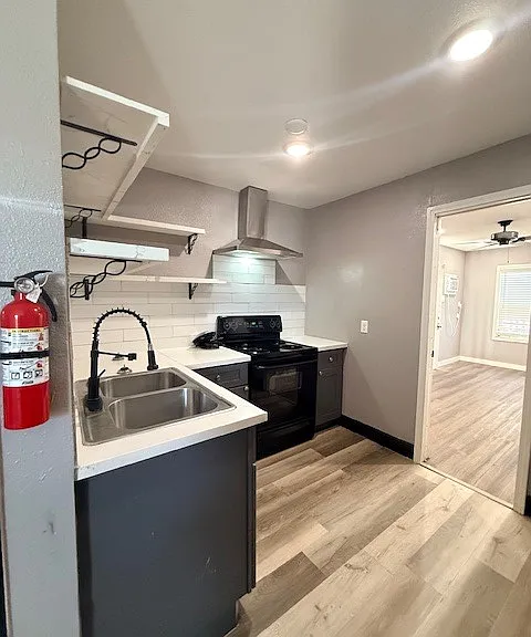 7004 Capitol St — Photo 12