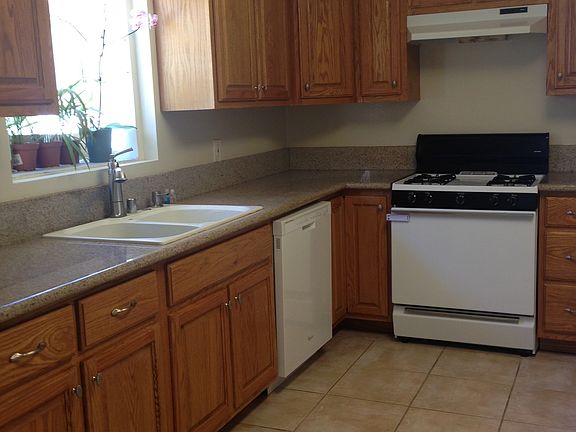 4th image of 836 Sartori Ave