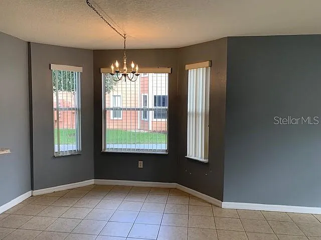 3 bed, 2.0 bath, 1381 sqft, $1,600 — Photo 4
