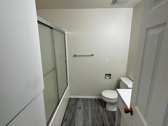 5th image of 11802 C St S