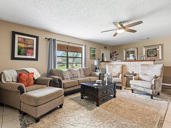 4th image of 586 SE Maple Terrace