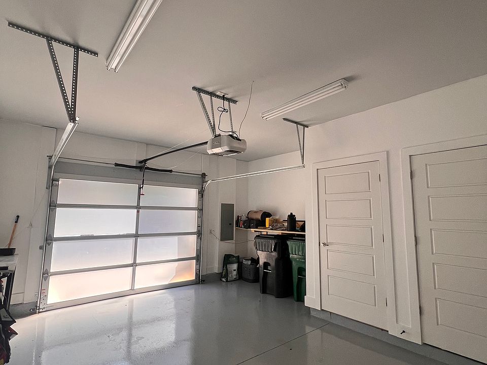Private 1 car garage with 2 extra storage closets