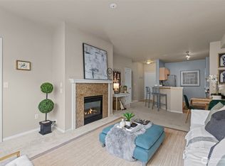 560 225th Lane NE #B202, Sammamish, WA