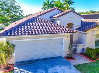 2438 NW 184th Ter, Hollywood, FL 33029