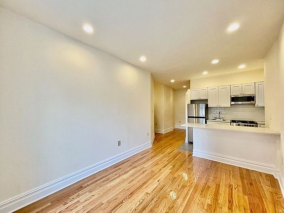 4th image of 272 Bleecker St #24