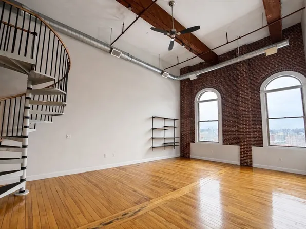 10 Kearney Sq APT 407, Lowell, MA 01852