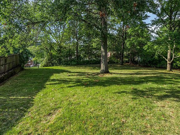 4th image of 3539 Queens Hill Dr